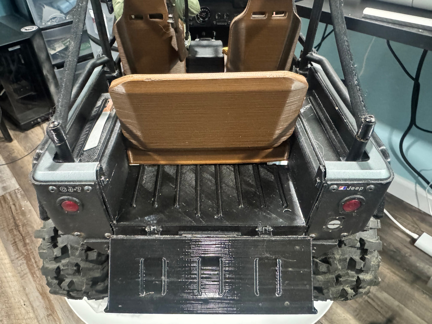 Axial CJ7 interior