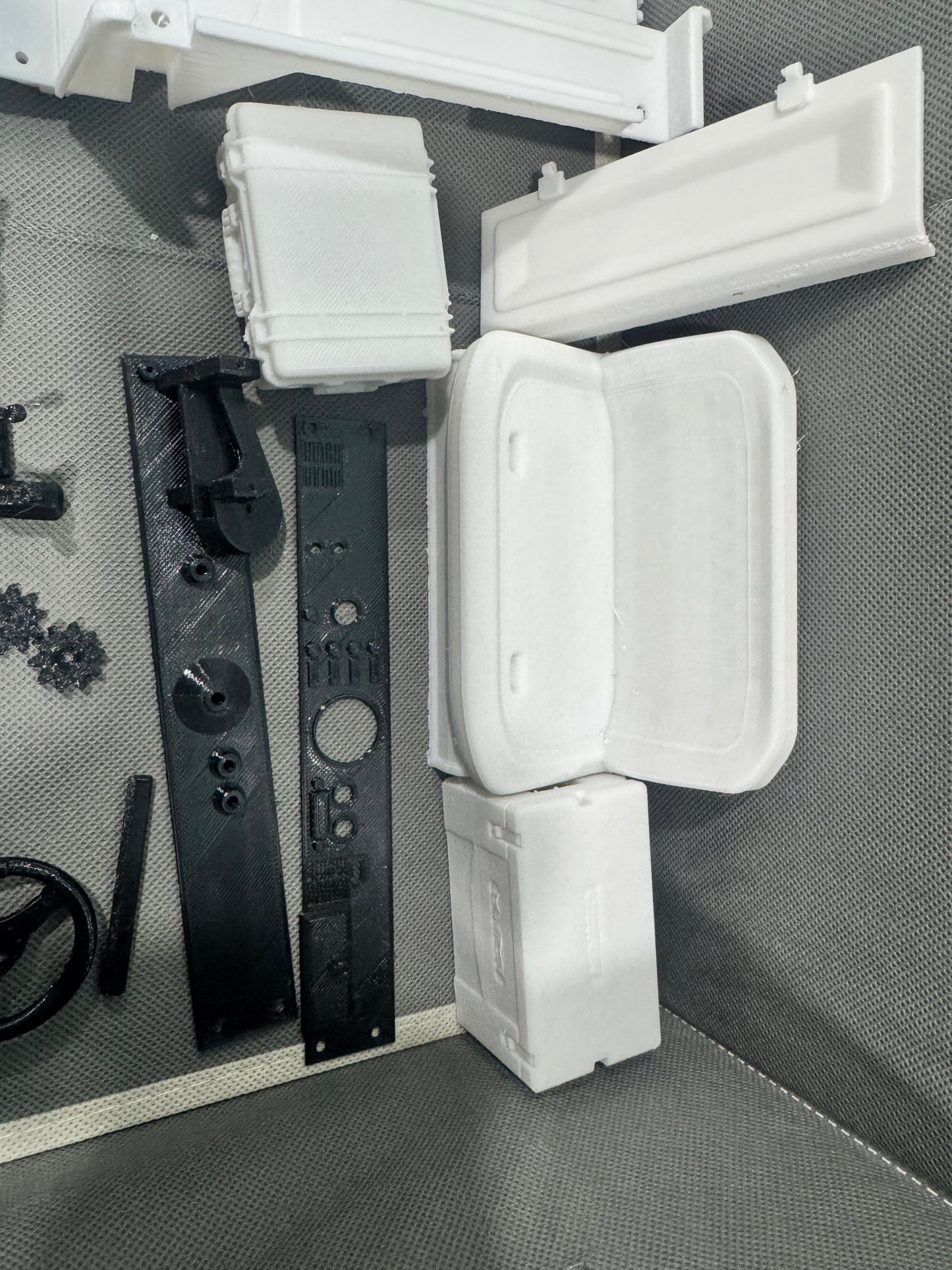Axial CJ7 interior
